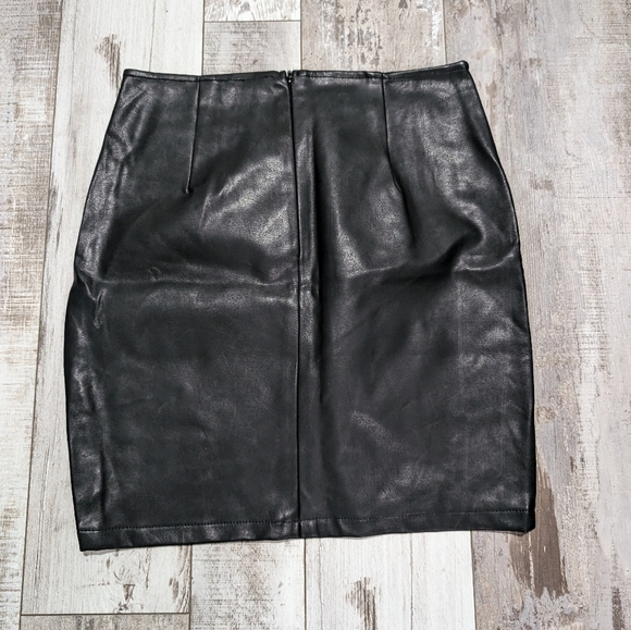 Vicki Rock + Roll Faux Leather Skirt black size sm - Picture 4 of 4
